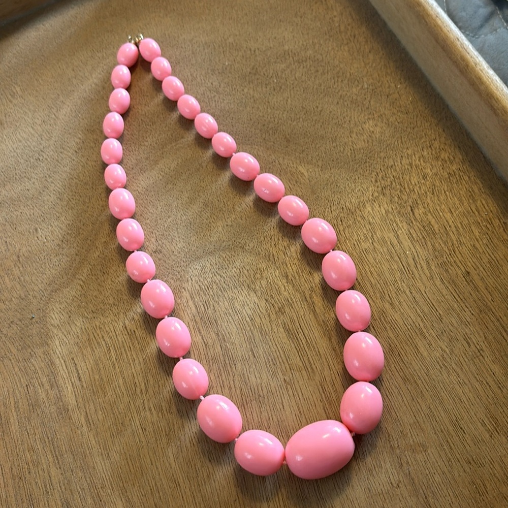 Vintage Barbie Pink Lucite Graduated Bead 24” Necklace